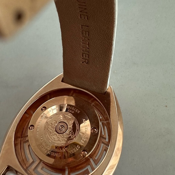 Versace Watch Ladies Rose Gold In Amazing Condition.
Reference No: 67Q battery - Picture 4 of 8